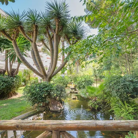 Luxury In With Parking And Pool Appartement