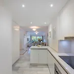 Luxury In With Parking And Pool Marbella