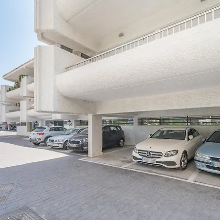 Luxury In With Parking And Pool * Μαρμπέλλα