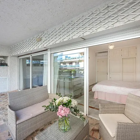 Apartment Luxury In With Parking And Pool