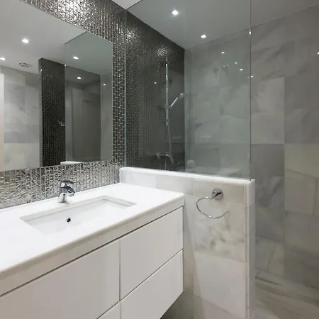 Luxury In With Parking And Pool Apartament