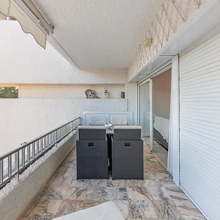 Διαμέρισμα Luxury In With Parking And Pool