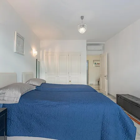 Διαμέρισμα Luxury In With Parking And Pool