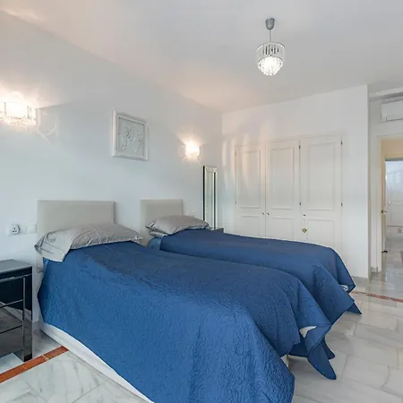 Luxury In With Parking And Pool * Μαρμπέλλα