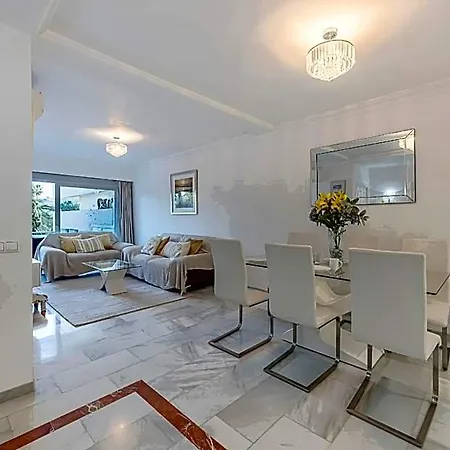 Apartment Luxury In With Parking And Pool *