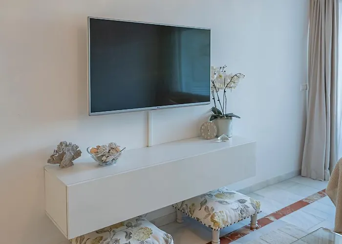 Апартаменты Luxury In With Parking And Pool