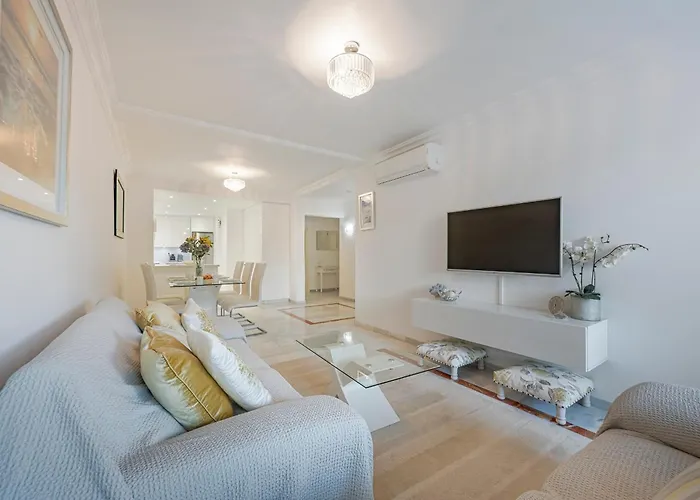 Luxury In With Parking And Pool Марбелья