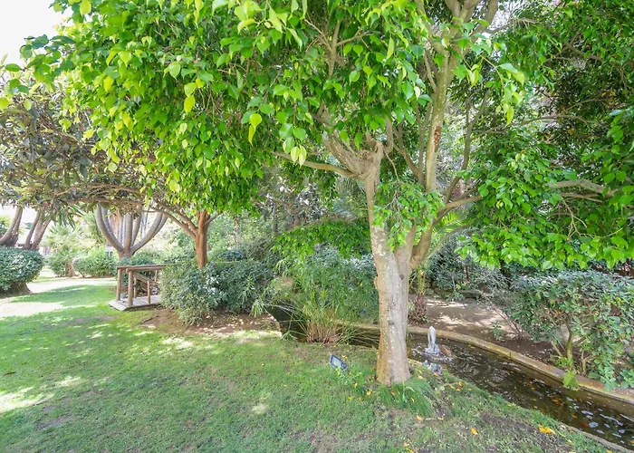 Luxury In With Parking And Pool Apartment *