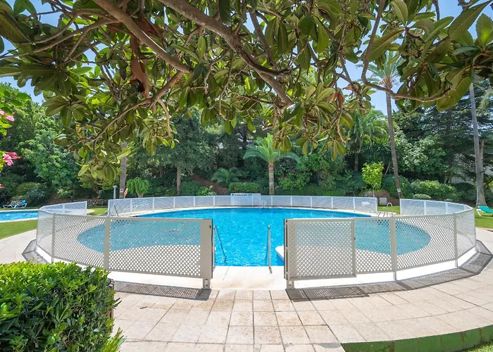 Luxury In With Parking And Pool *