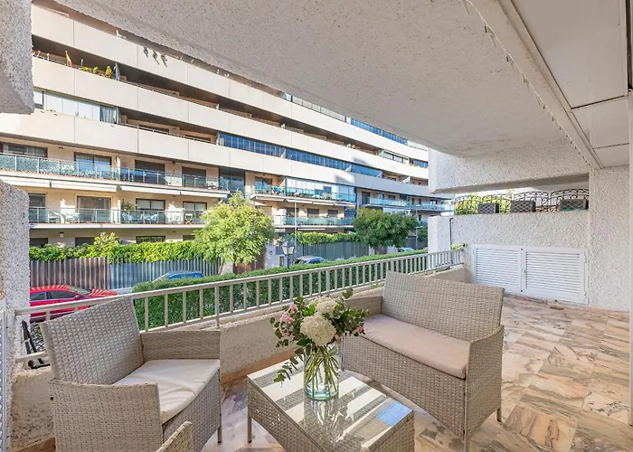 Luxury In With Parking And Pool شقة ماربيا