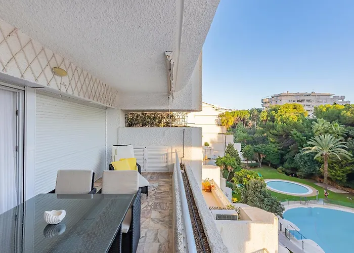 Luxury In With Parking And Pool *