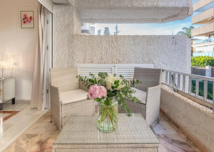 Luxury In With Parking And Pool ماربيا