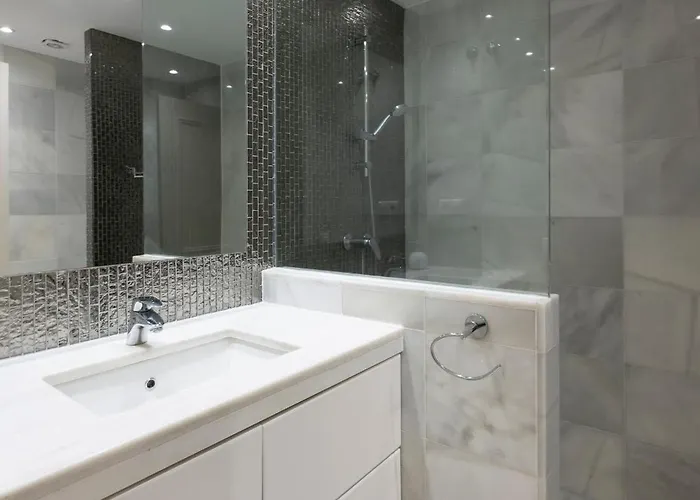 Luxury In With Parking And Pool شقة