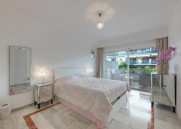 Luxury In With Parking And Pool Апартаменты