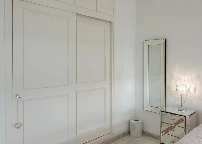 Апартаменты Luxury In With Parking And Pool *