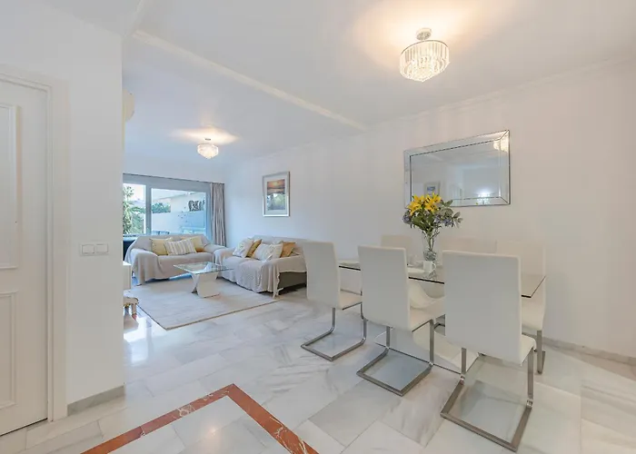 Luxury In With Parking And Pool *