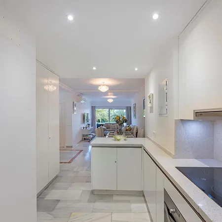 Luxury In With Parking And Pool Marbella